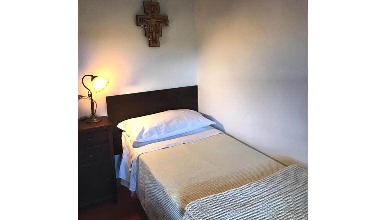 La croce sul muro…