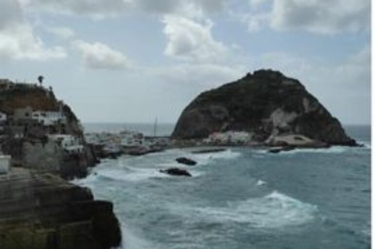 Foto Antonietta Parente: Diventiamo argini!