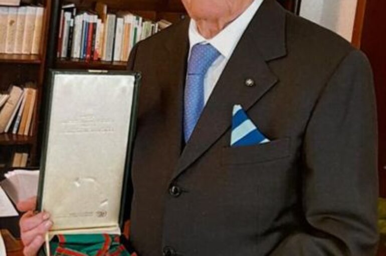 Onore al resistente